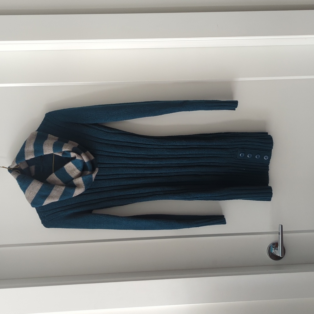 G21 size small sweater dress